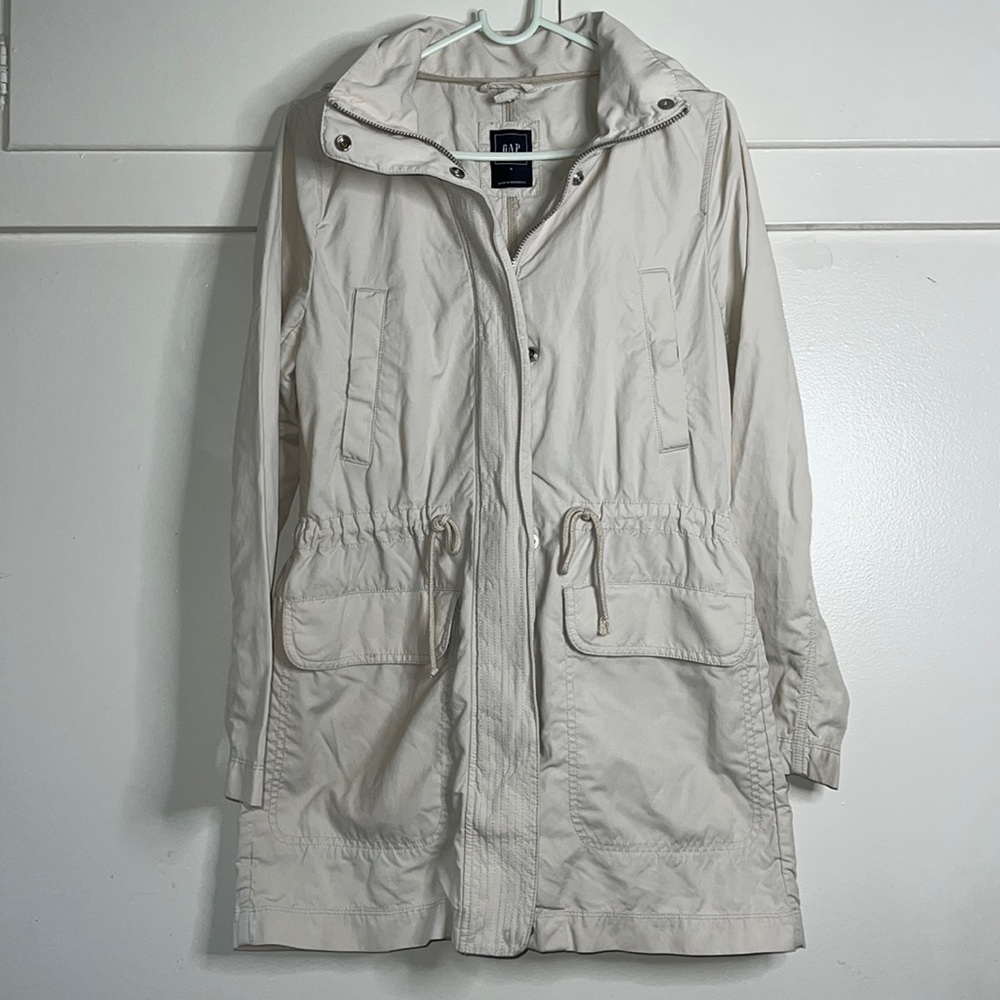 Gap jacket coats size small, color bone